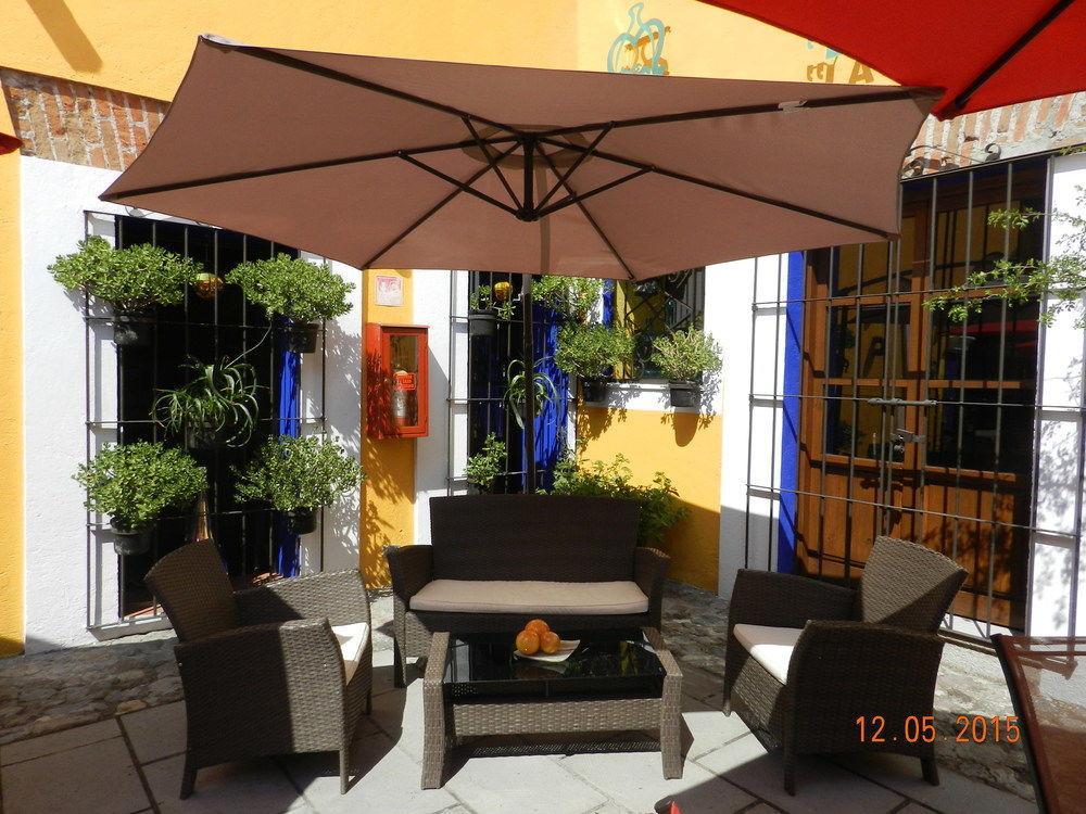 Collection O Al Otro Lado Del Rio, Puebla Hotel Luaran gambar A patio in Mexico City