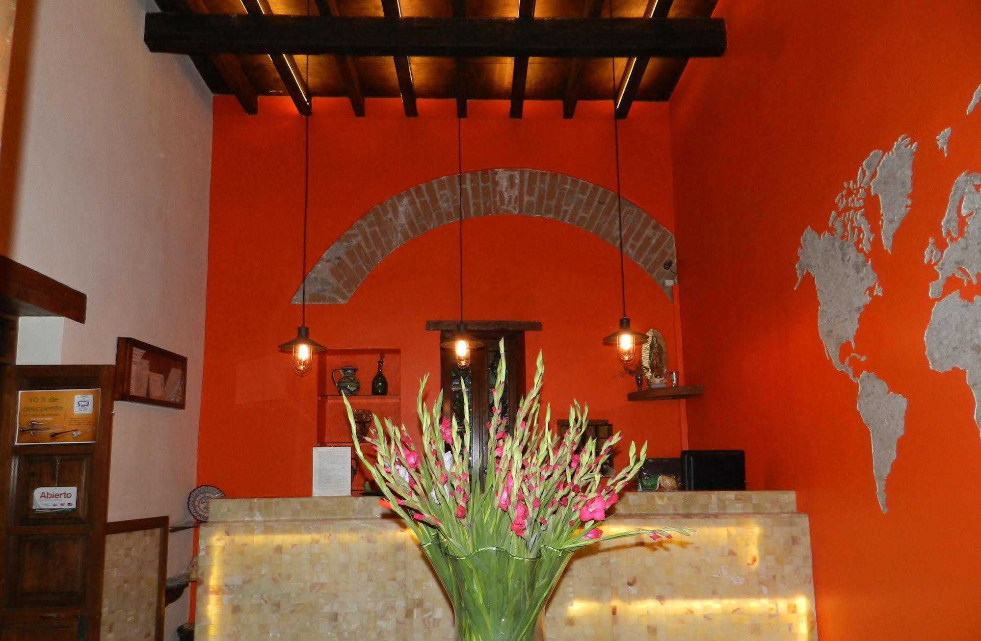 Collection O Al Otro Lado Del Rio, Puebla Hotel Luaran gambar Reception at Hotel Casa 1550