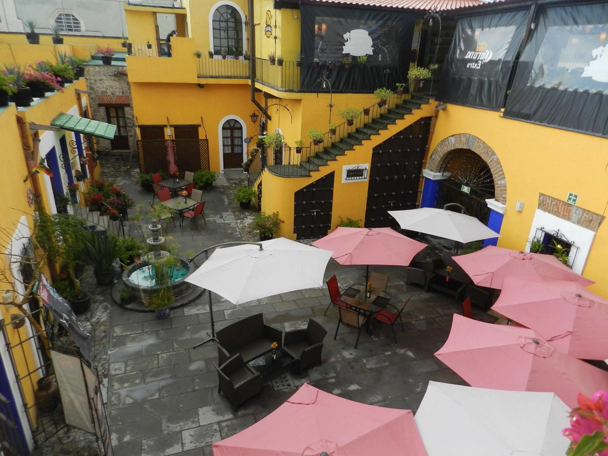 Collection O Al Otro Lado Del Rio, Puebla Hotel Luaran gambar Patio of the restaurant